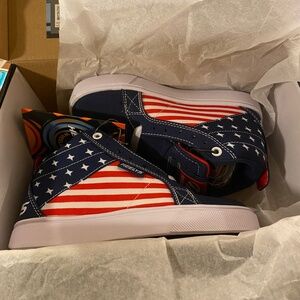 BRAND NEW Size 1 kids Heelys